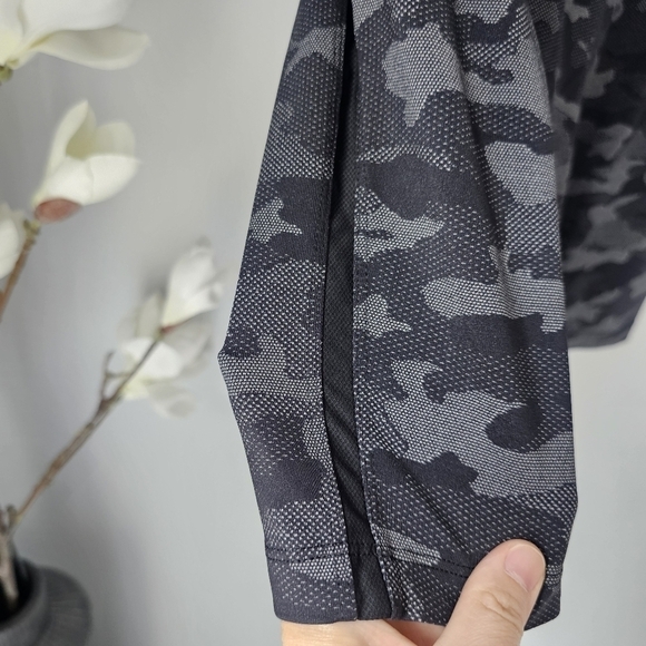 LULULEMON T.H.E. Short *Linerless Mesh Camo 9" - Picture 6 of 11
